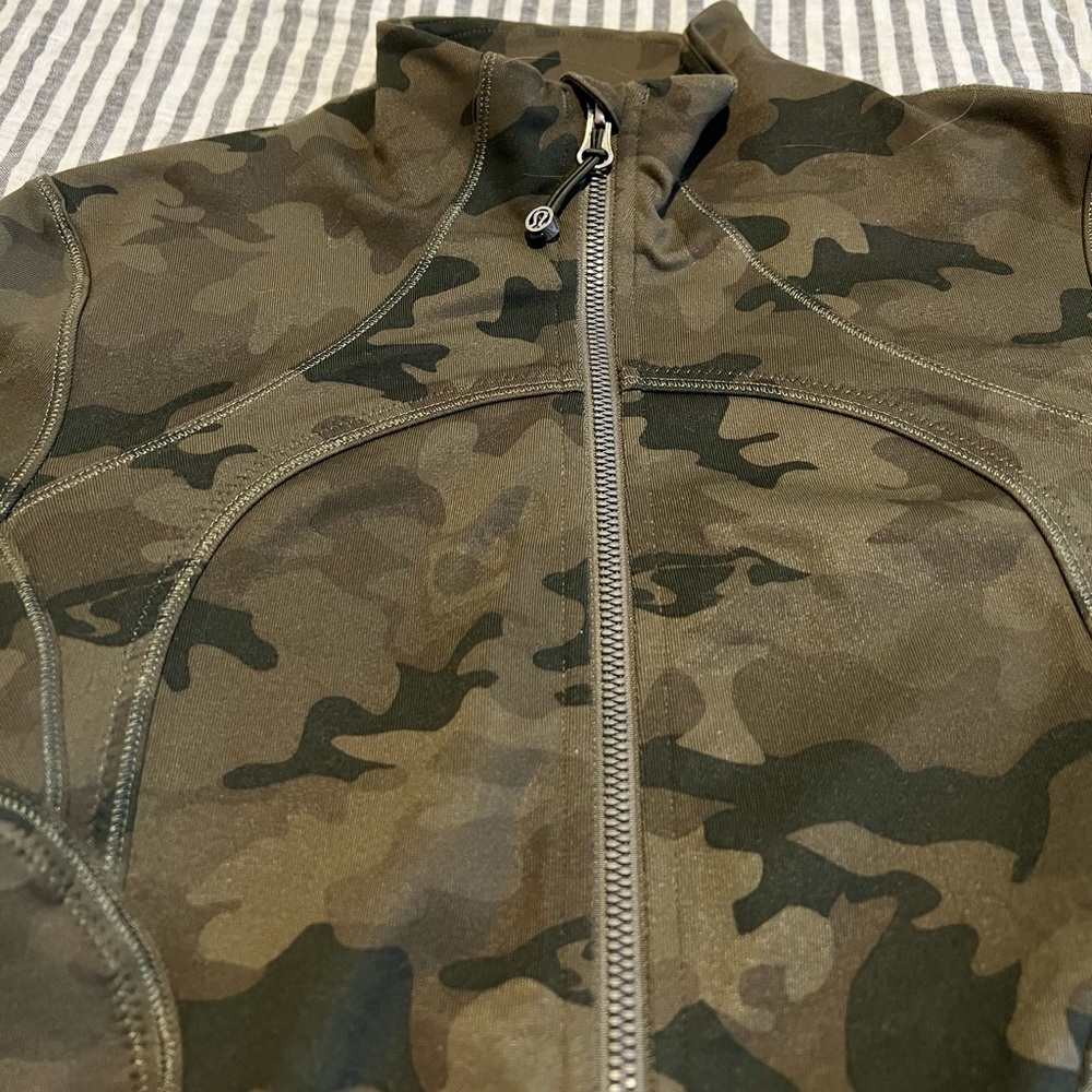 Lululemon Form Jacket *Camo - Picture 2 of 5